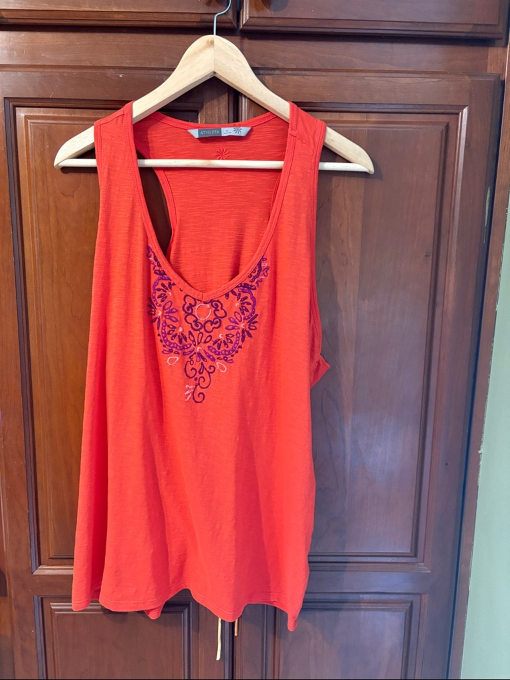 6/$20 Athleta Orange Scoop Neck  Tank with Purple Embroidery XL